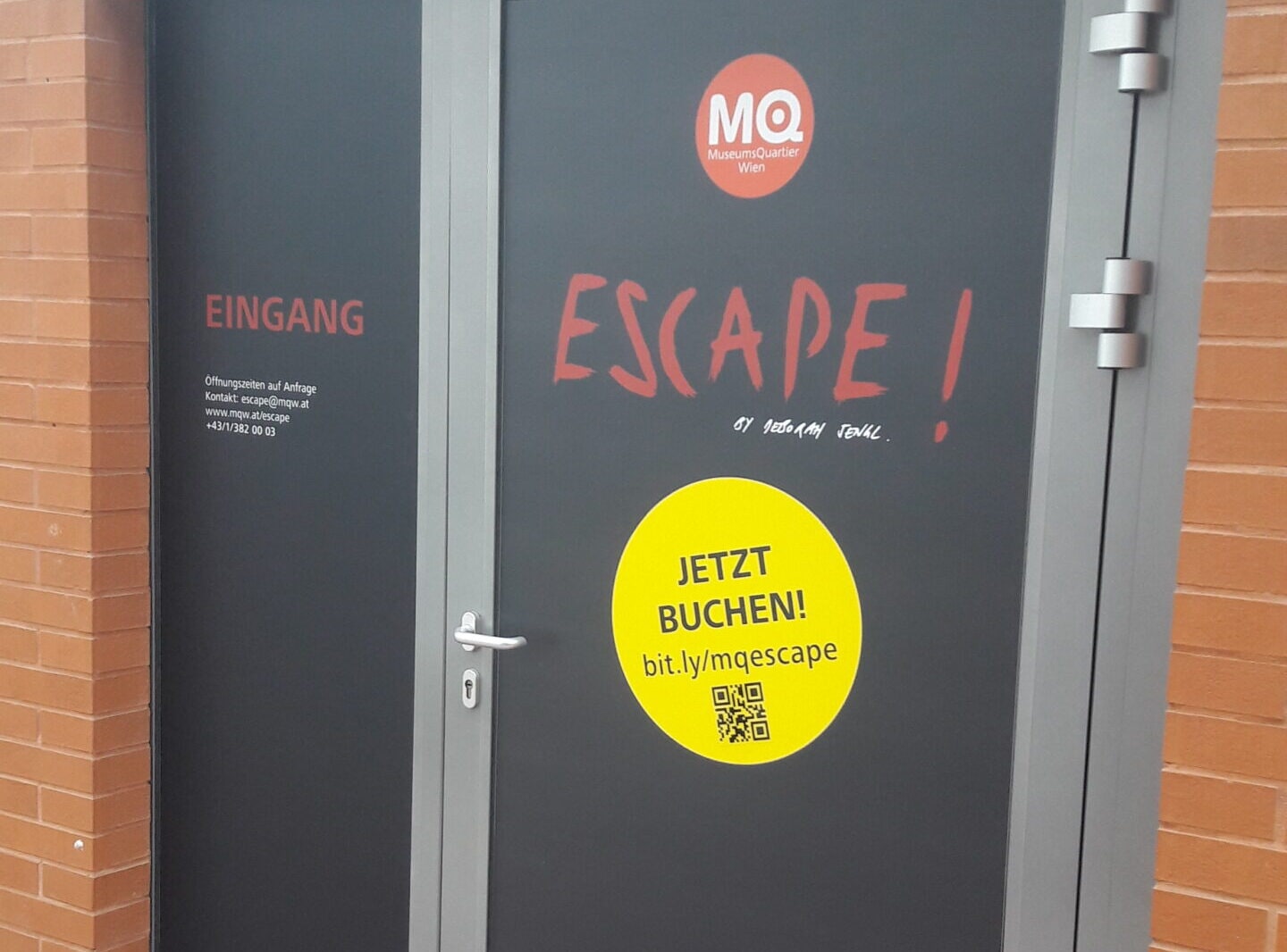 Eingang zum Escape Room Time-Busters Wien im Museumsquarter